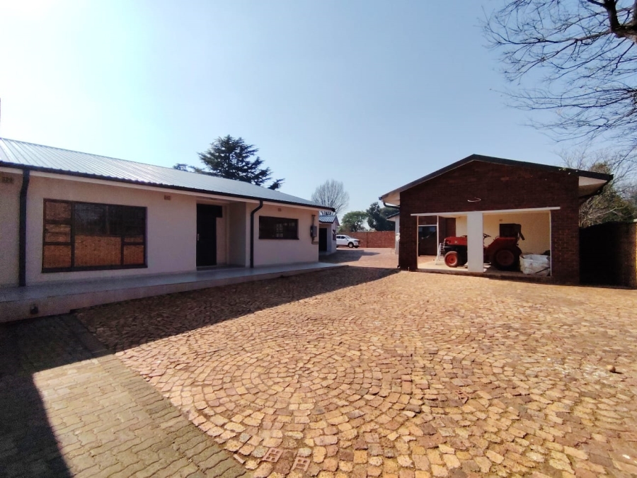 7 Bedroom Property for Sale in Sonneveld Gauteng