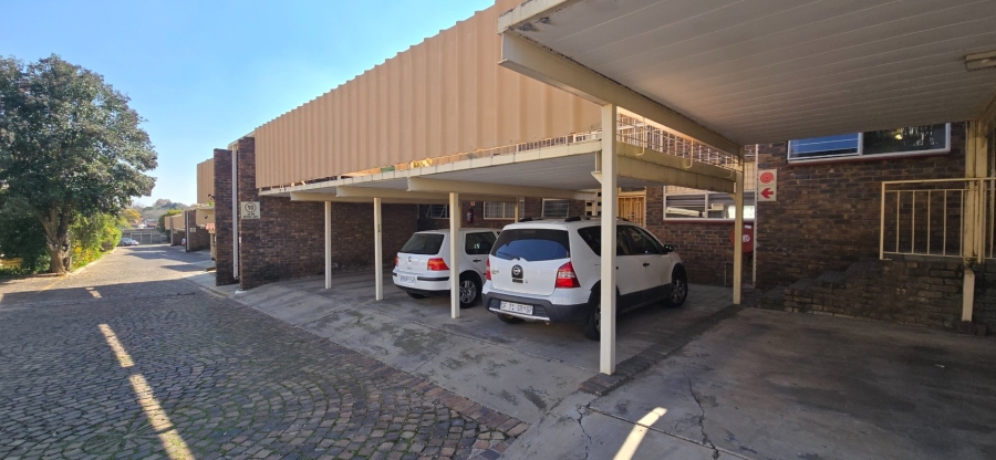 To Let 3 Bedroom Property for Rent in Brackendowns Gauteng