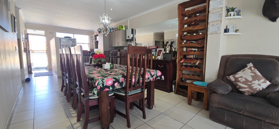 To Let 3 Bedroom Property for Rent in Brackendowns Gauteng