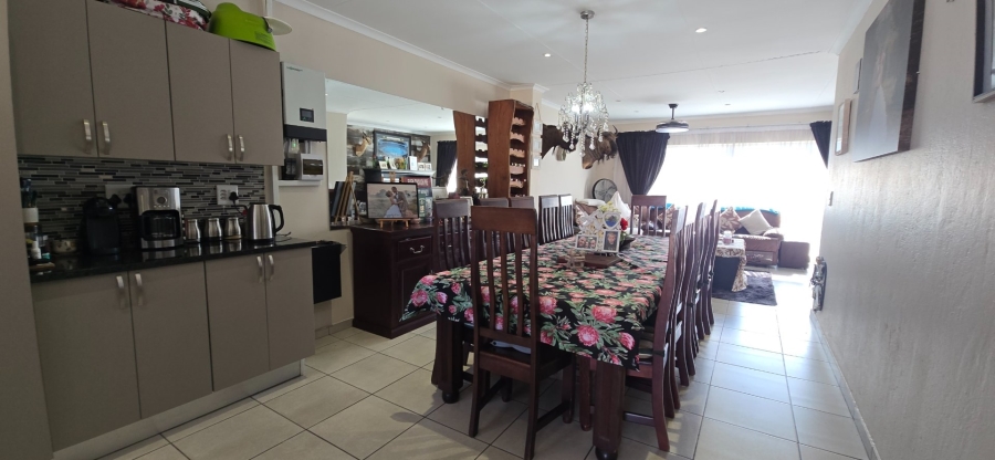 To Let 3 Bedroom Property for Rent in Brackendowns Gauteng
