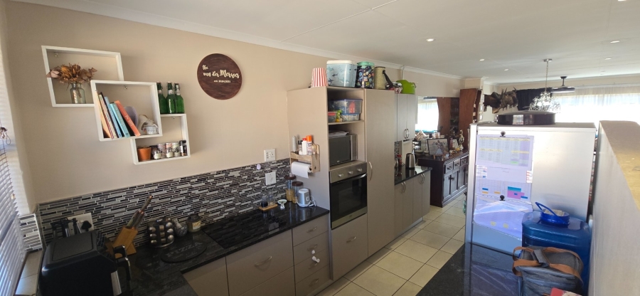 To Let 3 Bedroom Property for Rent in Brackendowns Gauteng