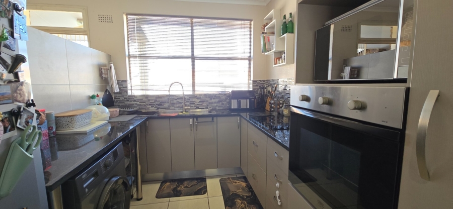 To Let 3 Bedroom Property for Rent in Brackendowns Gauteng