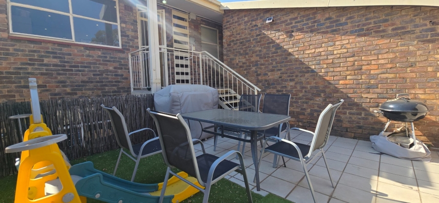 To Let 3 Bedroom Property for Rent in Brackendowns Gauteng