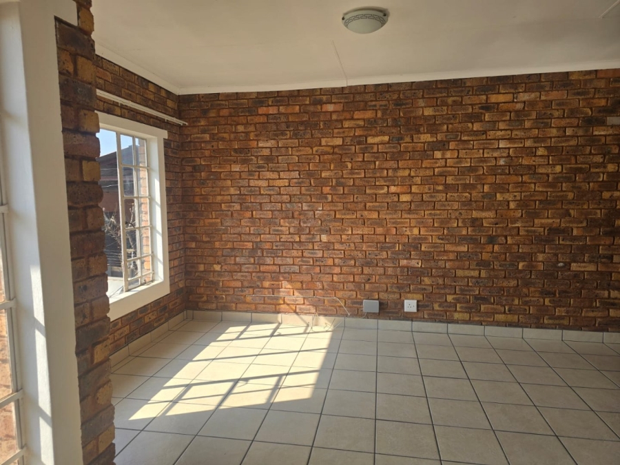 To Let 2 Bedroom Property for Rent in Witfield Gauteng