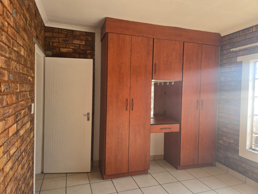 To Let 2 Bedroom Property for Rent in Witfield Gauteng