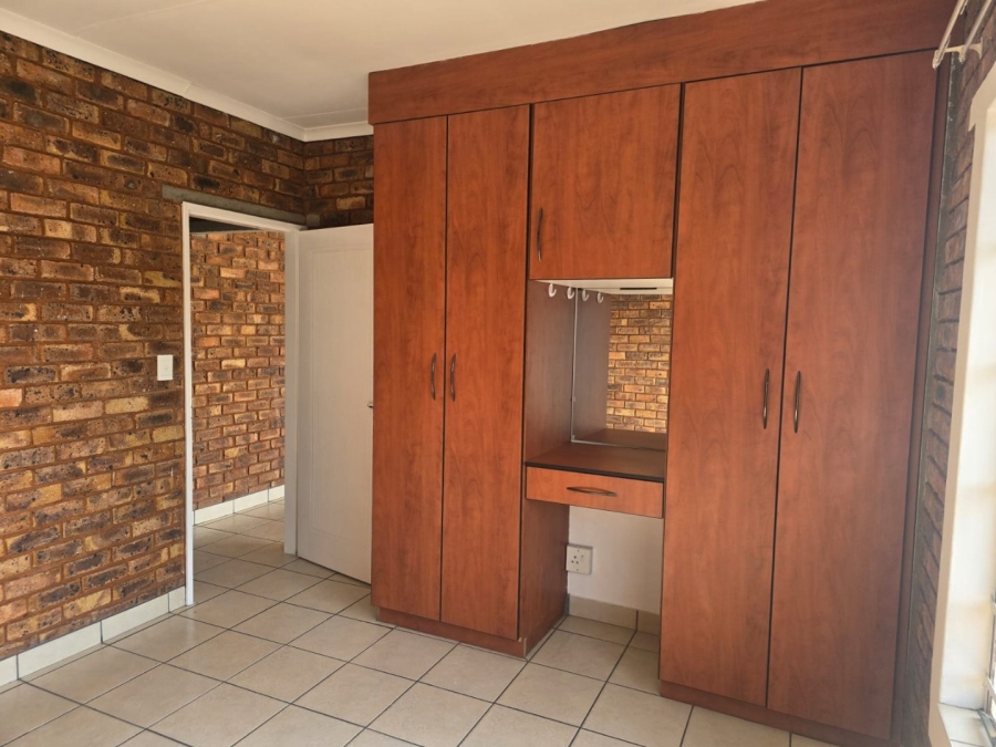 To Let 2 Bedroom Property for Rent in Witfield Gauteng