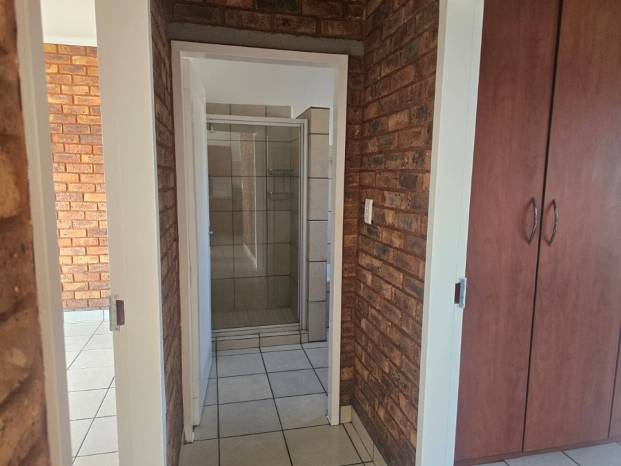 To Let 2 Bedroom Property for Rent in Witfield Gauteng