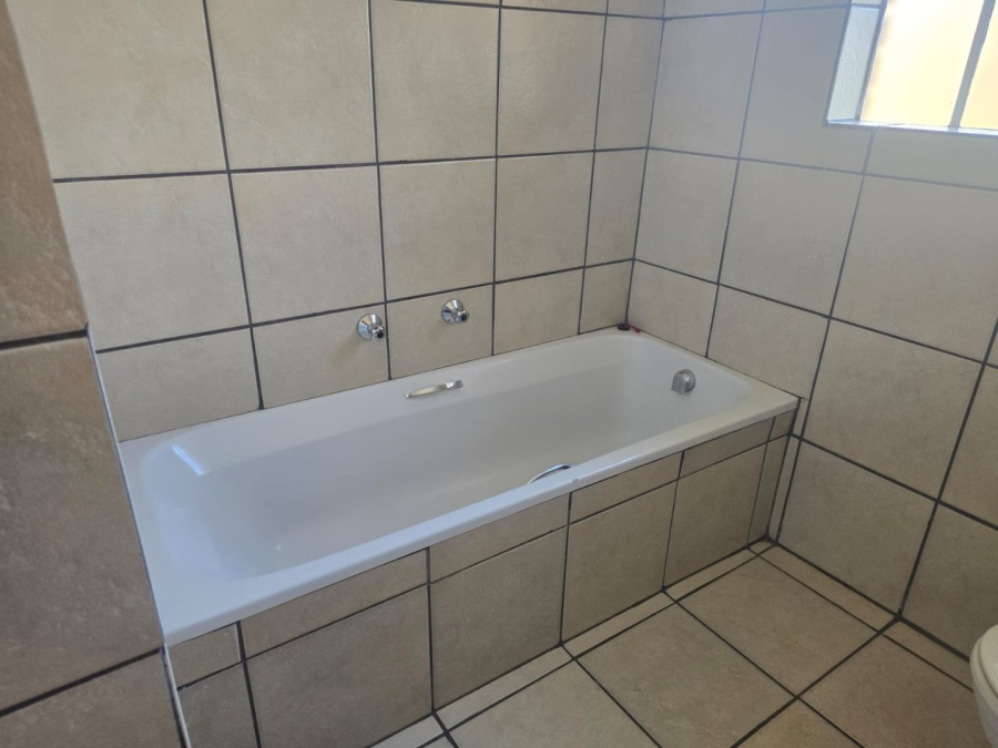 To Let 2 Bedroom Property for Rent in Witfield Gauteng