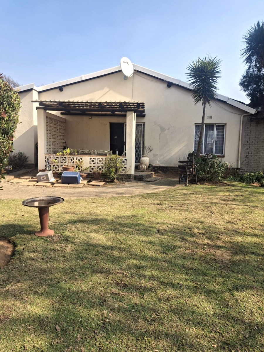  Bedroom Property for Sale in Morehill Gauteng