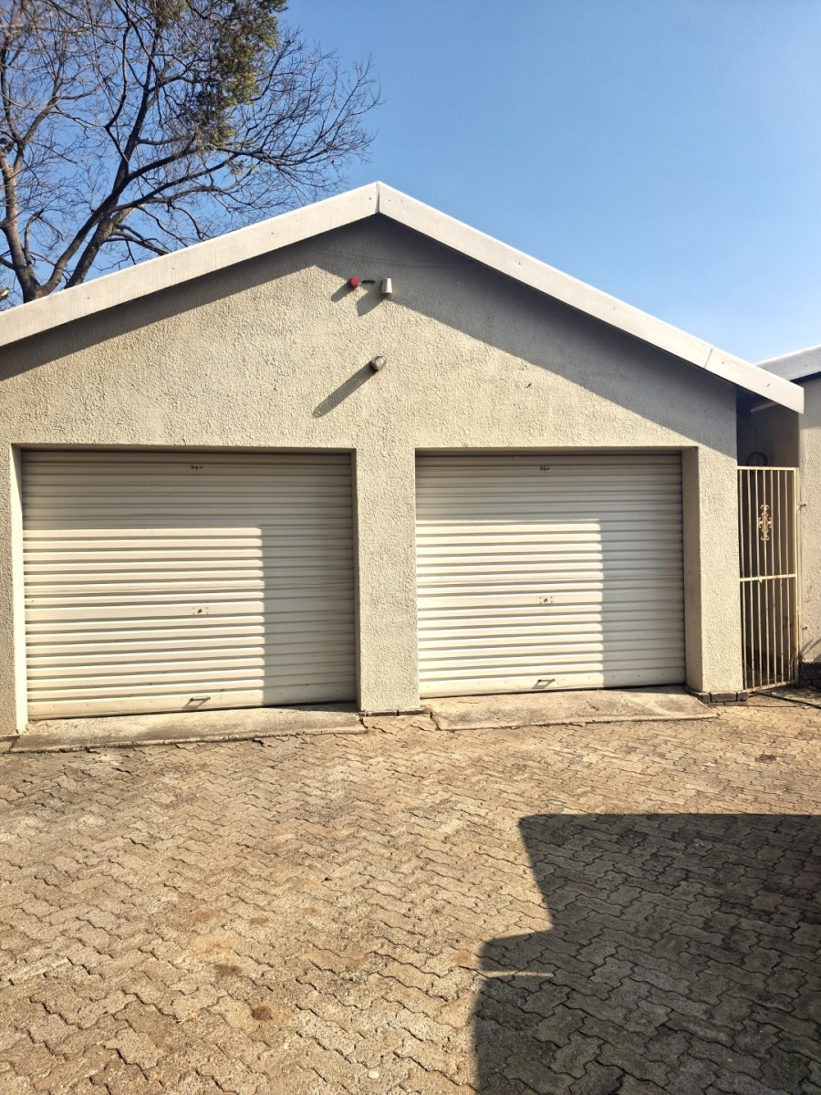  Bedroom Property for Sale in Morehill Gauteng