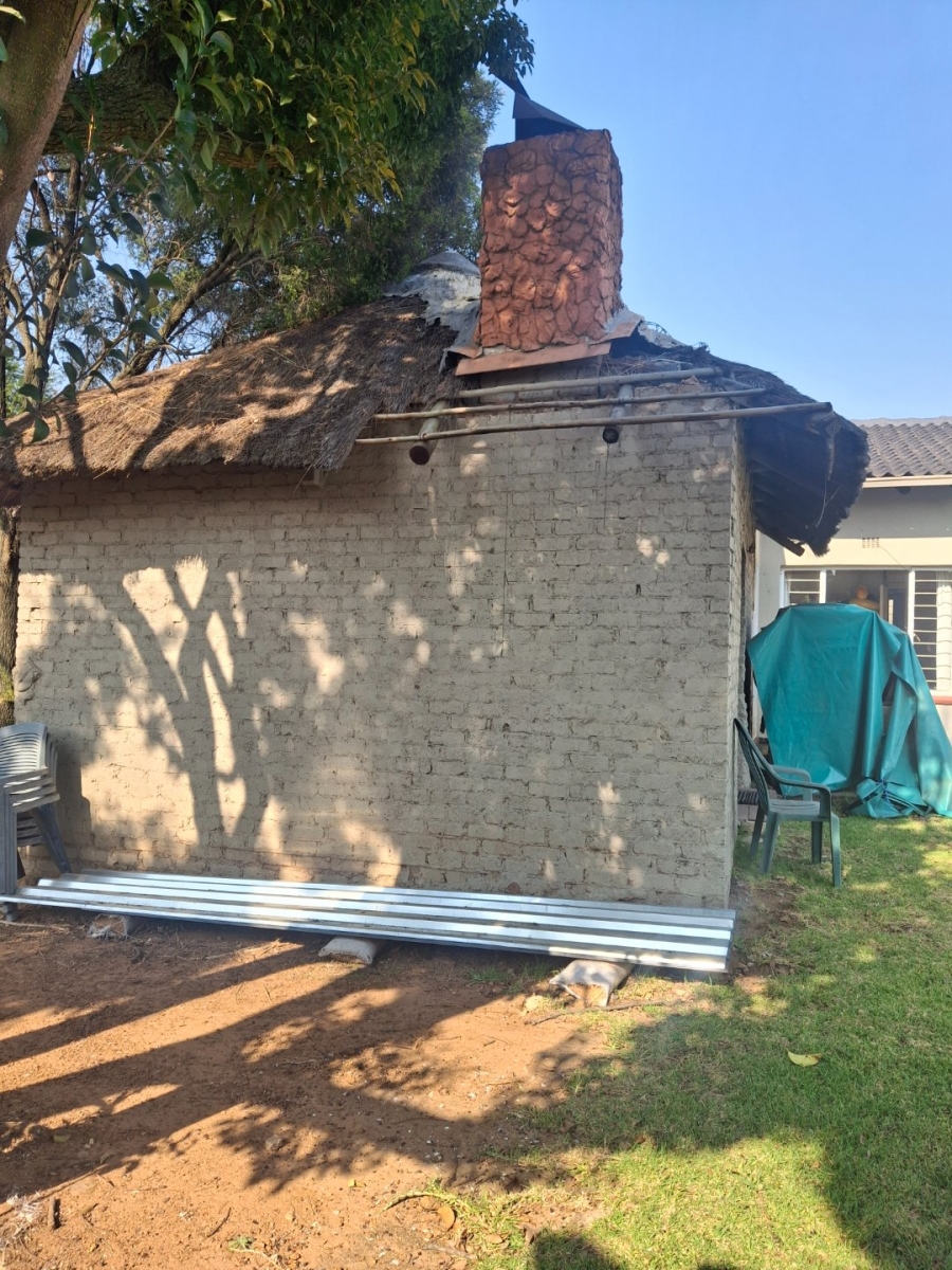  Bedroom Property for Sale in Morehill Gauteng