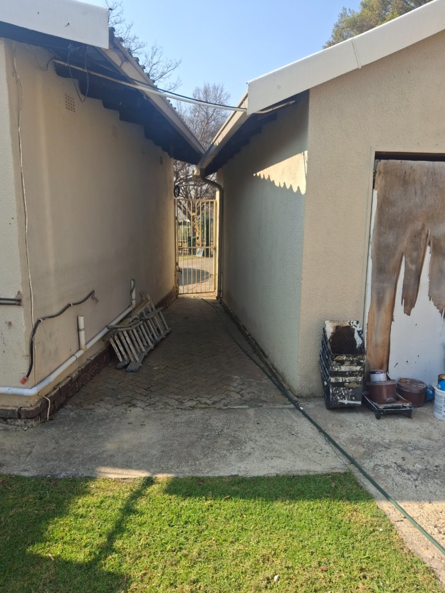  Bedroom Property for Sale in Morehill Gauteng
