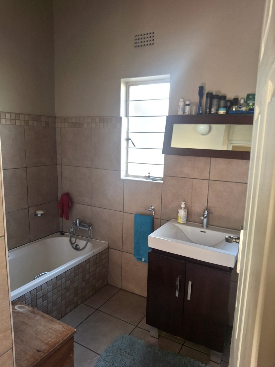  Bedroom Property for Sale in Morehill Gauteng