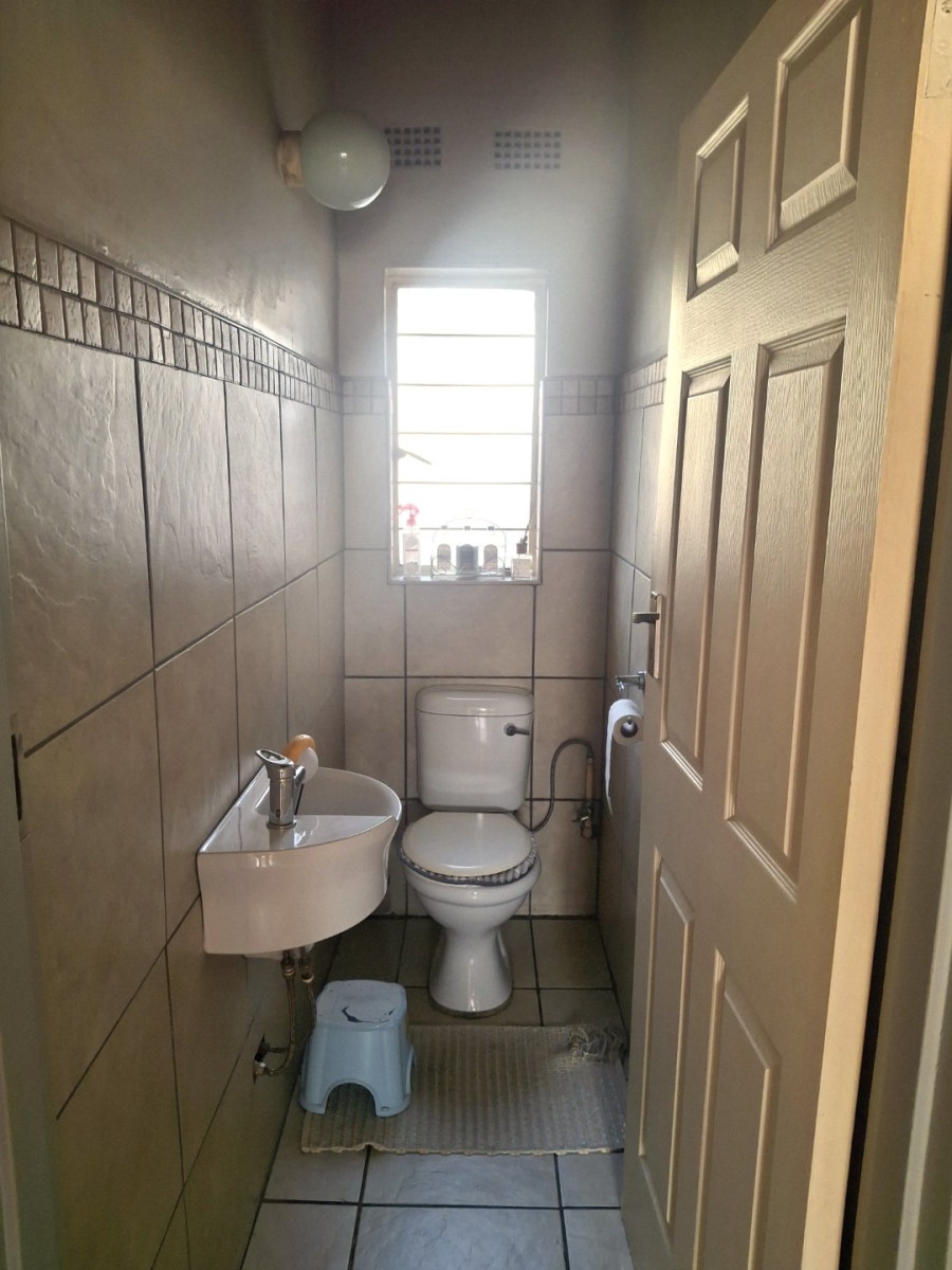  Bedroom Property for Sale in Morehill Gauteng