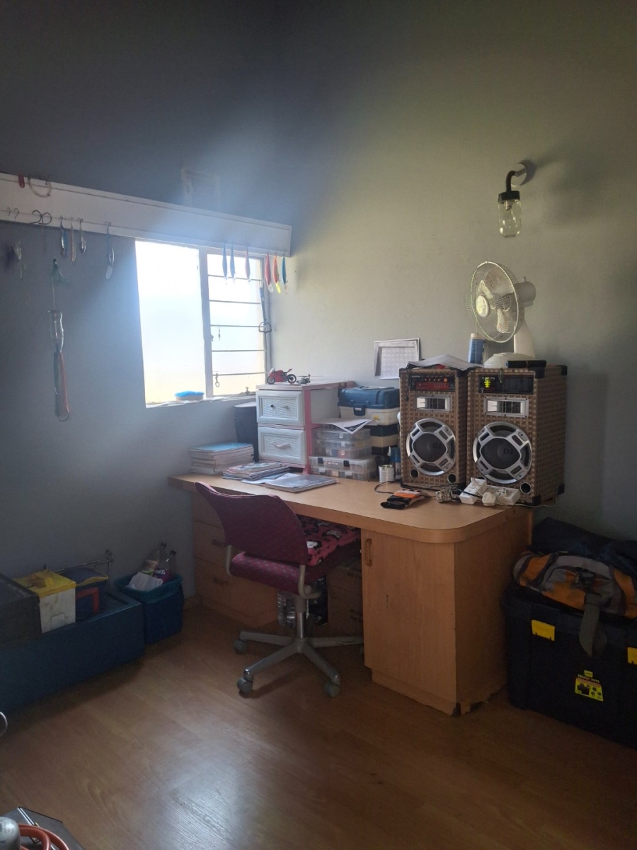  Bedroom Property for Sale in Morehill Gauteng