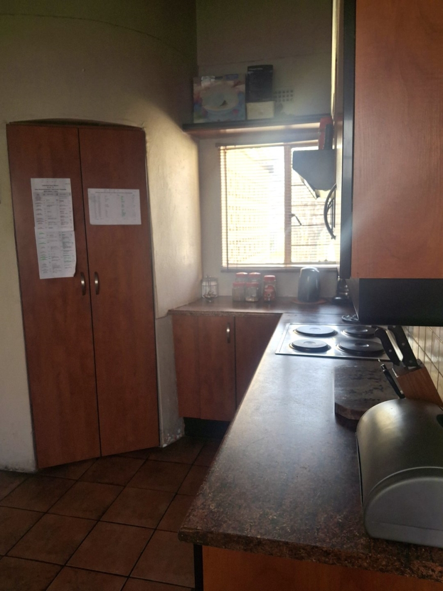  Bedroom Property for Sale in Morehill Gauteng