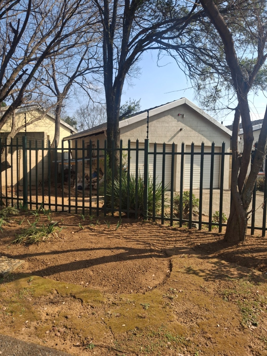 Bedroom Property for Sale in Morehill Gauteng