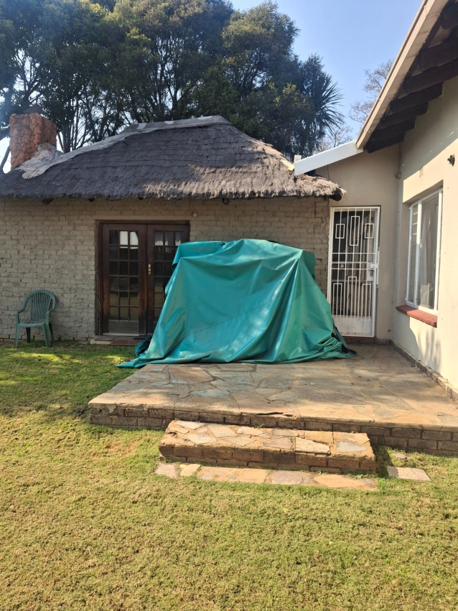  Bedroom Property for Sale in Morehill Gauteng