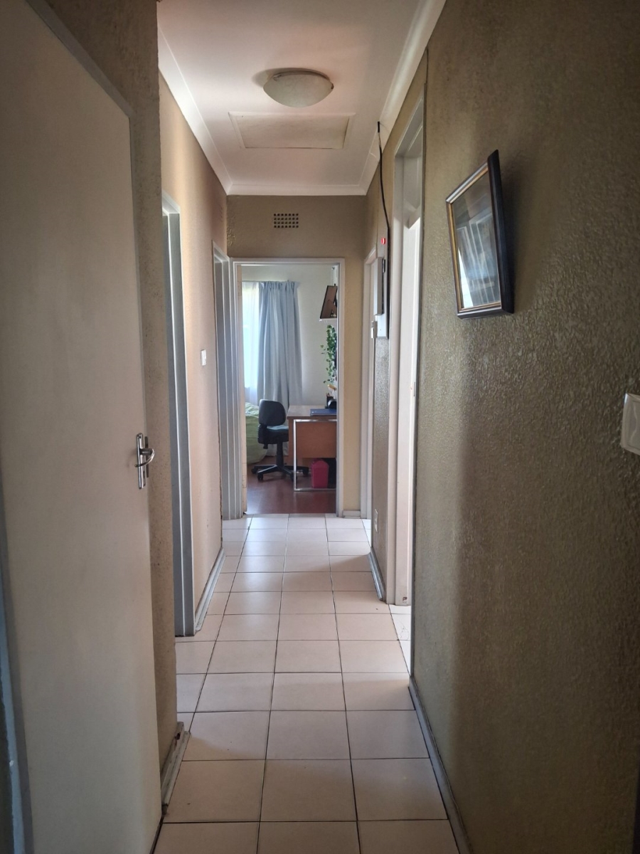  Bedroom Property for Sale in Morehill Gauteng