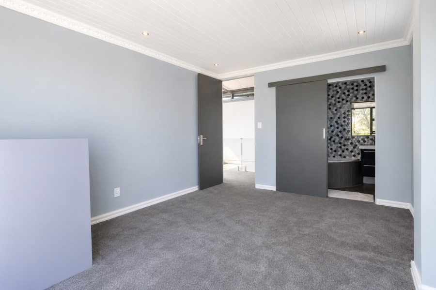 Commercial Property for Sale in Glen Austin Gauteng