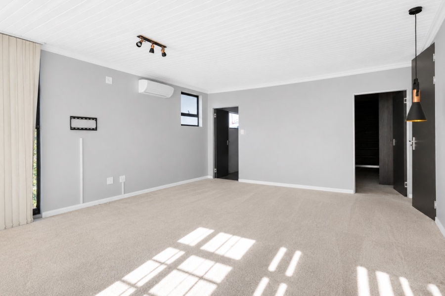 Commercial Property for Sale in Glen Austin Gauteng