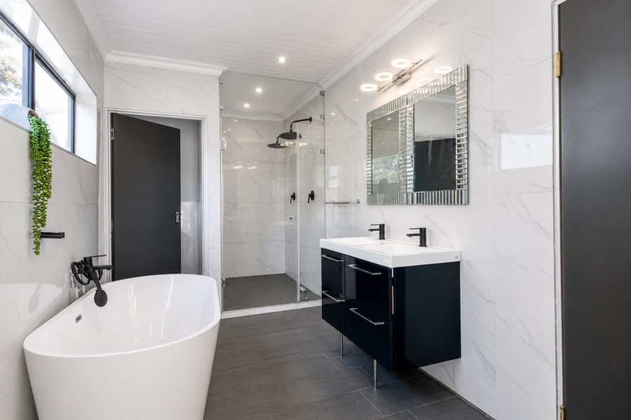Commercial Property for Sale in Glen Austin Gauteng