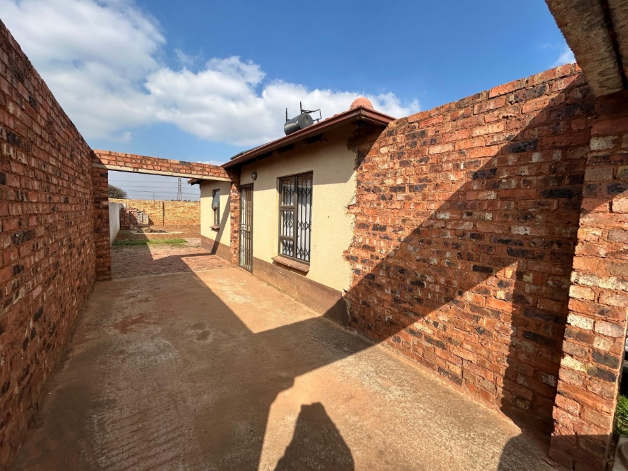 2 Bedroom Property for Sale in Windmill Park Gauteng