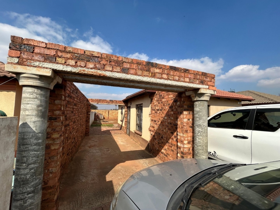 2 Bedroom Property for Sale in Windmill Park Gauteng