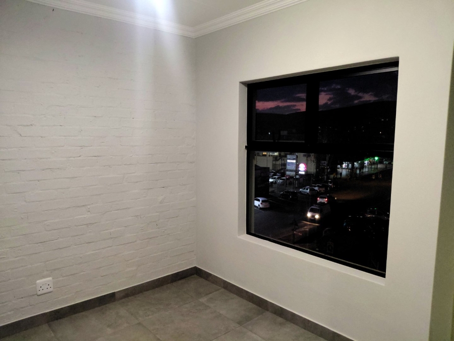 To Let 2 Bedroom Property for Rent in Waverley Gauteng