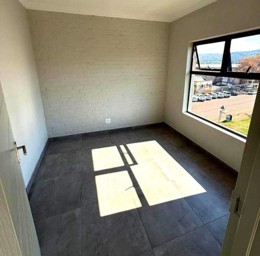 To Let 2 Bedroom Property for Rent in Waverley Gauteng