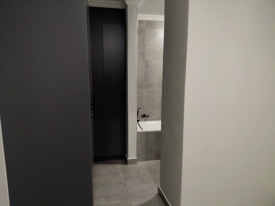 To Let 2 Bedroom Property for Rent in Waverley Gauteng