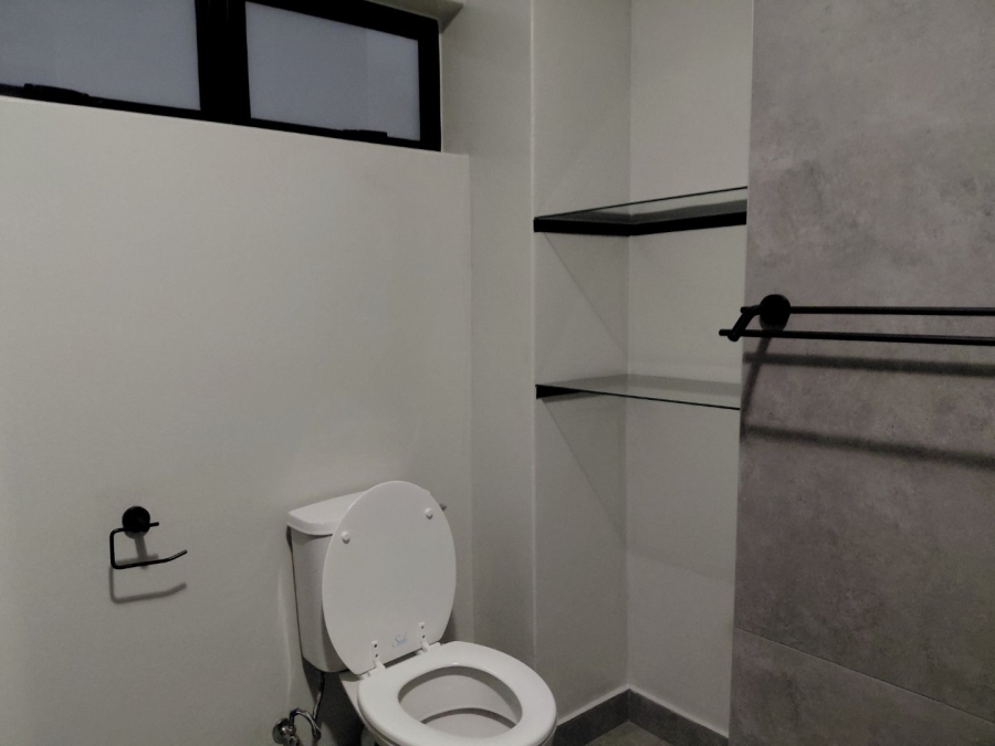 To Let 2 Bedroom Property for Rent in Waverley Gauteng