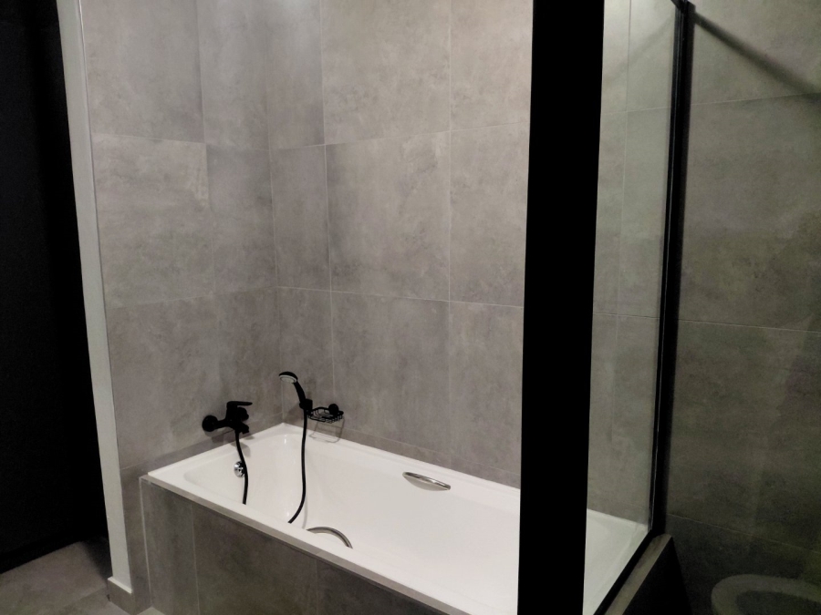 To Let 2 Bedroom Property for Rent in Waverley Gauteng