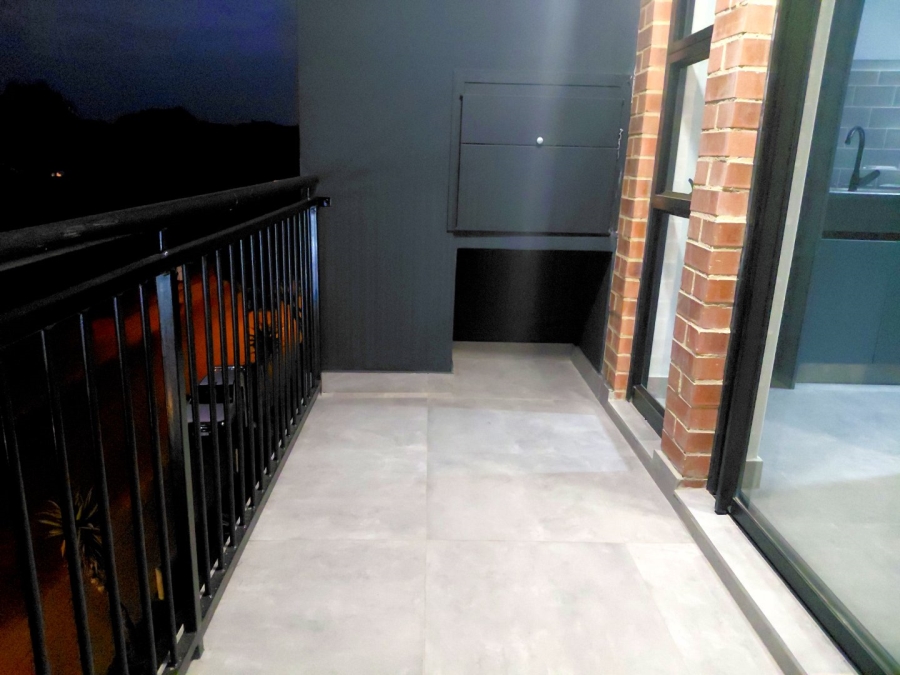 To Let 2 Bedroom Property for Rent in Waverley Gauteng