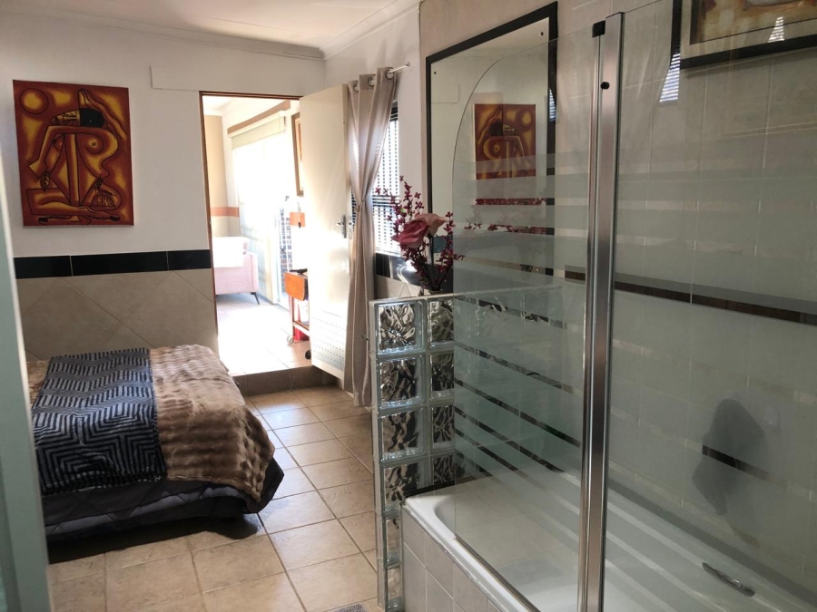 To Let 1 Bedroom Property for Rent in Ridgeway Gauteng
