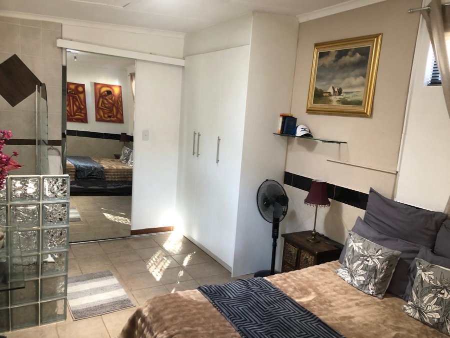 To Let 1 Bedroom Property for Rent in Ridgeway Gauteng