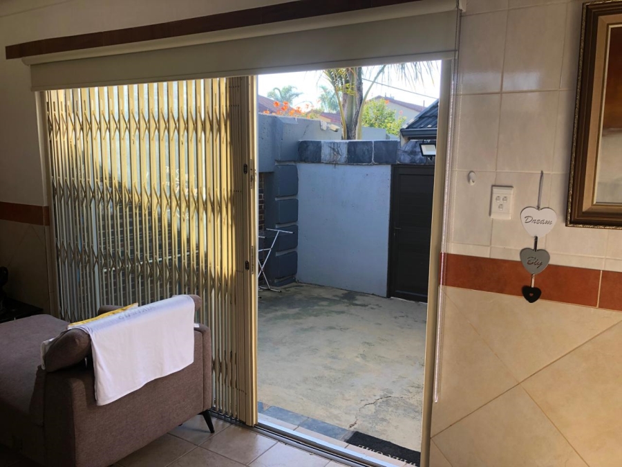 To Let 1 Bedroom Property for Rent in Ridgeway Gauteng