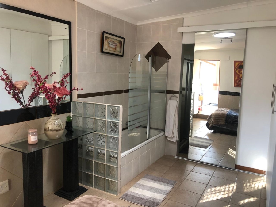 To Let 1 Bedroom Property for Rent in Ridgeway Gauteng