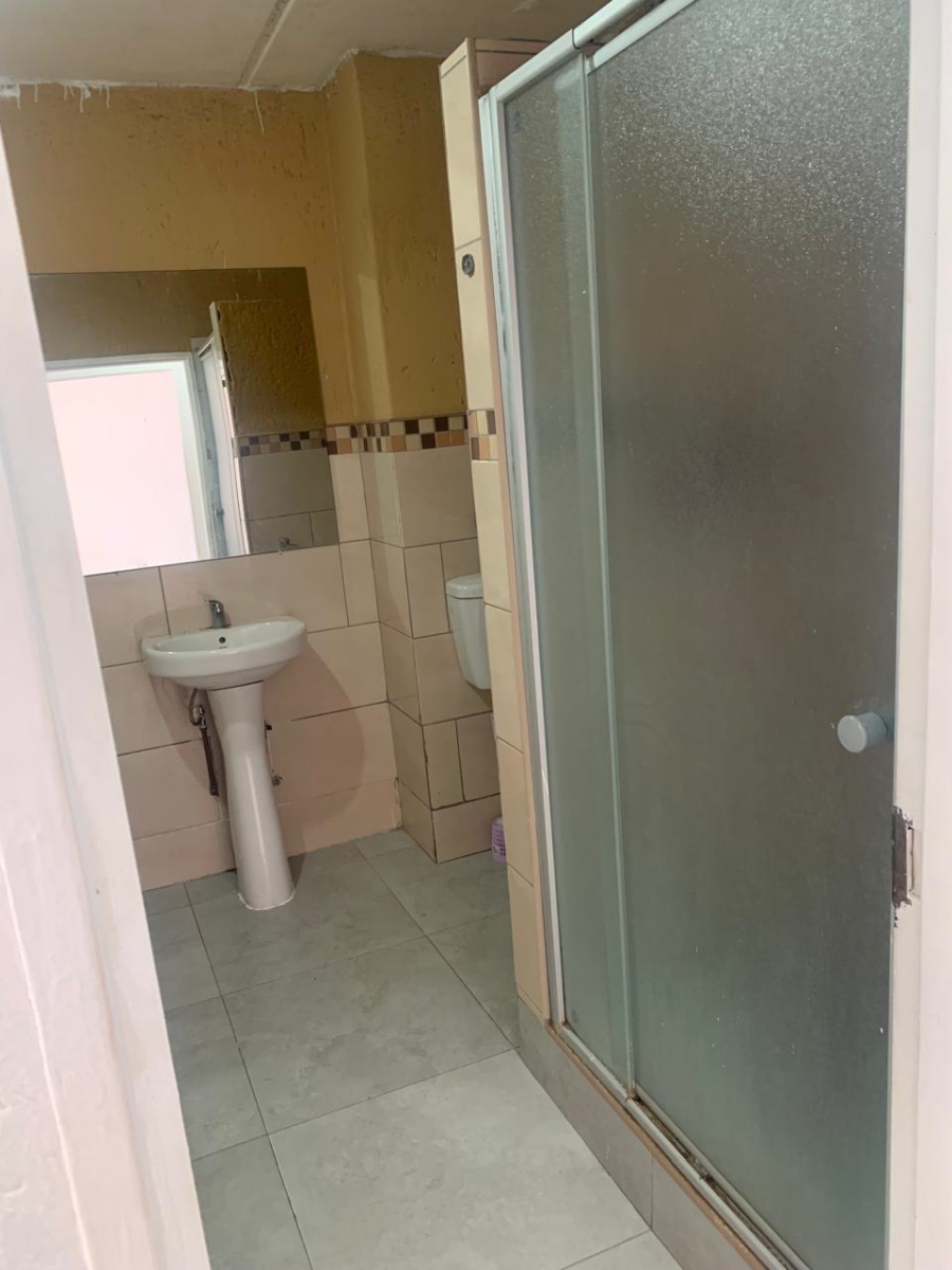 To Let 1 Bedroom Property for Rent in Ridgeway Gauteng
