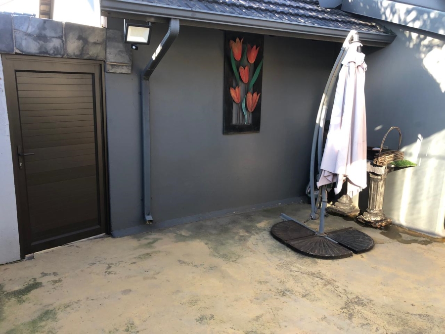 To Let 1 Bedroom Property for Rent in Ridgeway Gauteng