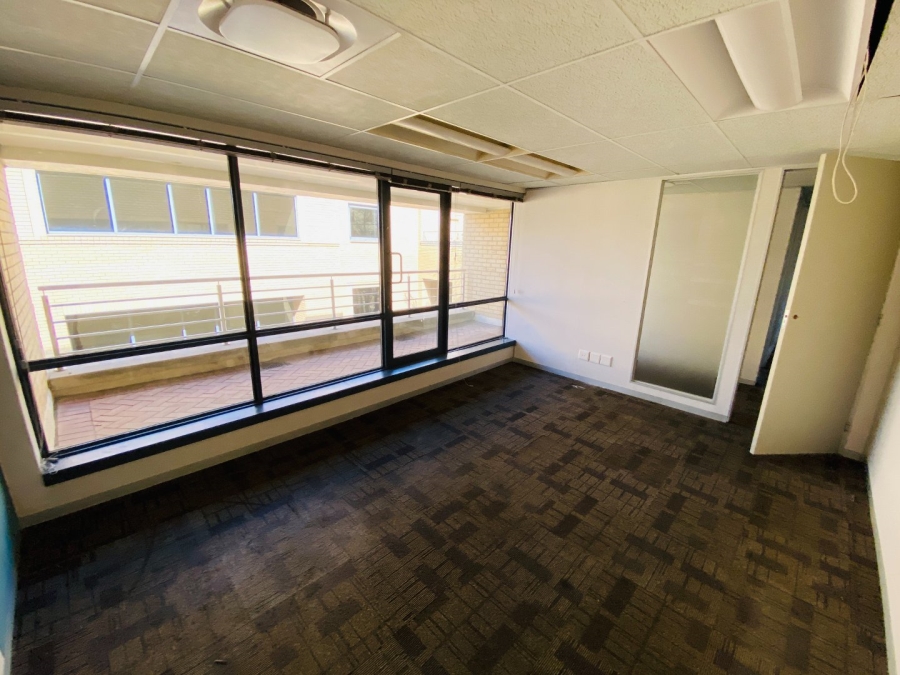 To Let Commercial Property for Rent in Nieuw Muckleneuk Gauteng