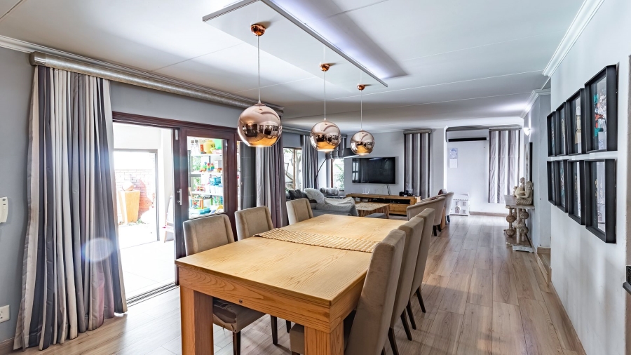 To Let 3 Bedroom Property for Rent in Glenvista Gauteng