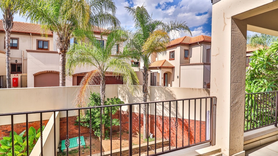 To Let 3 Bedroom Property for Rent in Glenvista Gauteng