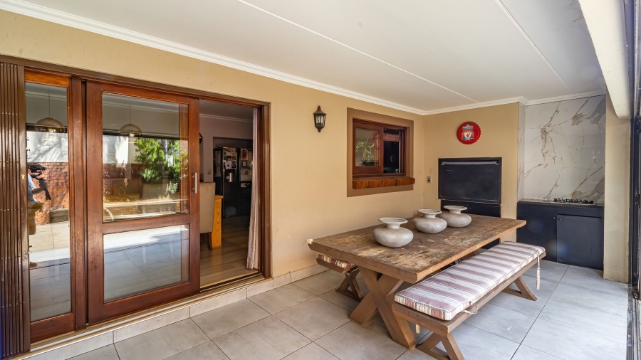 To Let 3 Bedroom Property for Rent in Glenvista Gauteng