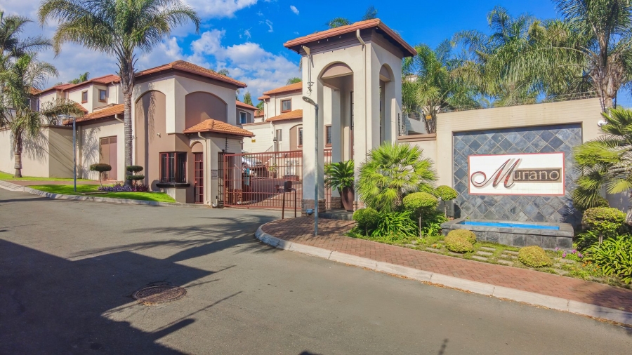 To Let 3 Bedroom Property for Rent in Glenvista Gauteng