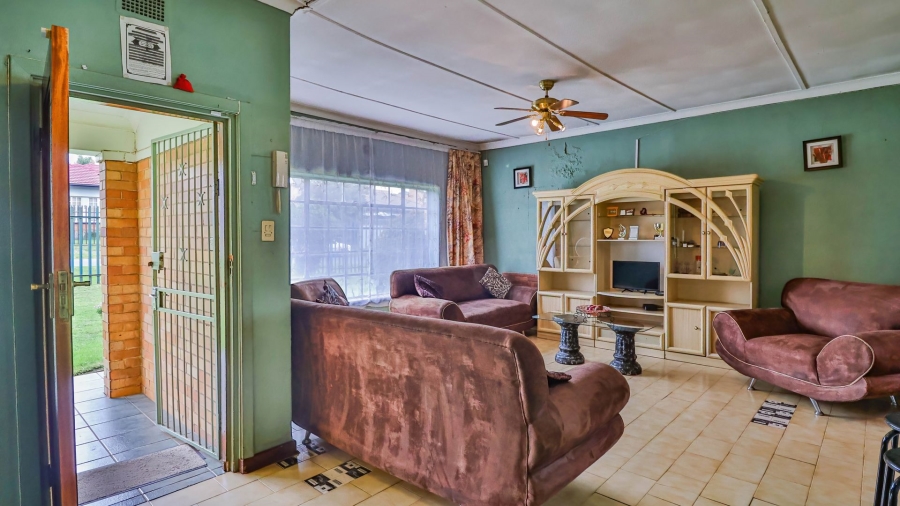 To Let 3 Bedroom Property for Rent in Chrisville Gauteng