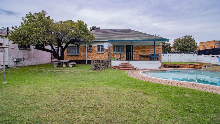 To Let 3 Bedroom Property for Rent in Chrisville Gauteng