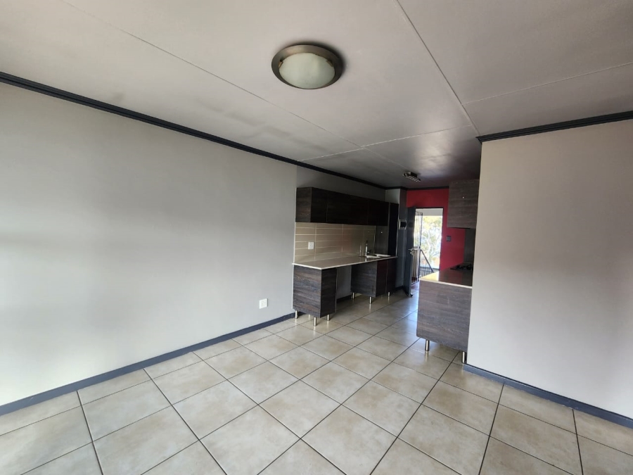 1 Bedroom Property for Sale in Oakdene Gauteng