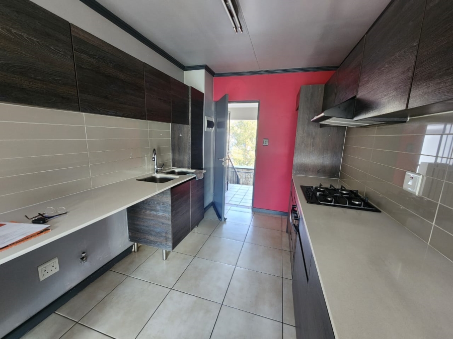 1 Bedroom Property for Sale in Oakdene Gauteng