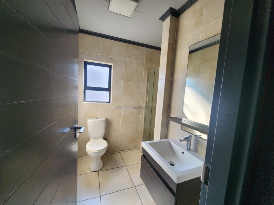 1 Bedroom Property for Sale in Oakdene Gauteng